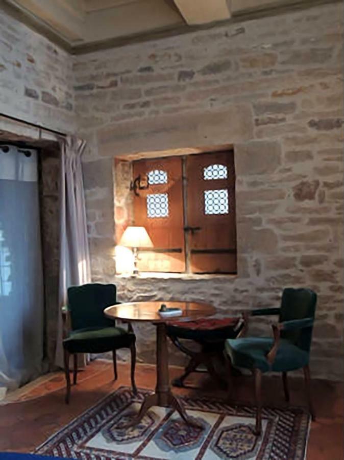 Maison Romane 1136 Cluny Eksteriør bilde